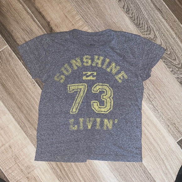 Billabong Tops - Gray and yellow Billabong tee S